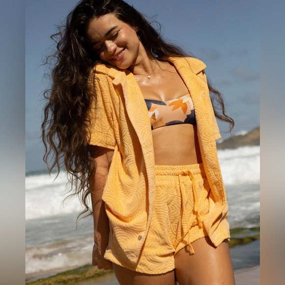 “Shore” Brand Sunburst Lightweight Jacquard Terry Shirt Disney Springs Store NEW - Picture 1 of 3